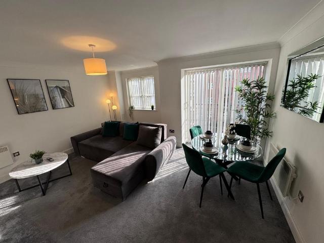 Apartment for rent in Park Central, Birmingham