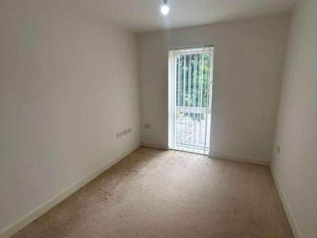 Apartment for rent in Shaw Heath, Stockport