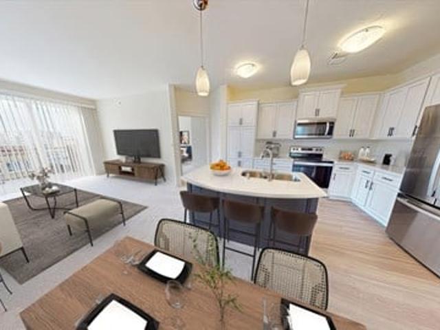Apartment for rent in Shorewood