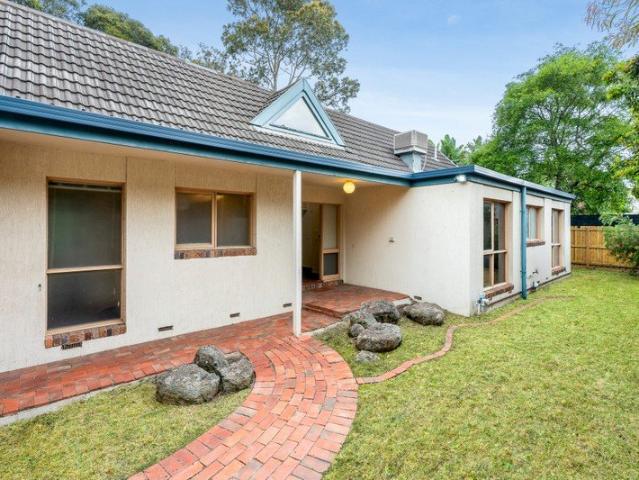Townhouse for sale in Brighton East, Melbourne