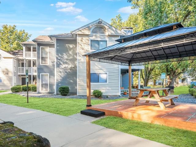 Apartment for rent in Hamilton Square Apartments, Charlotte