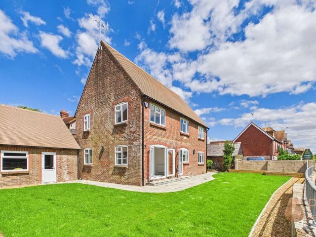 House for rent in Arundel, Clapham
