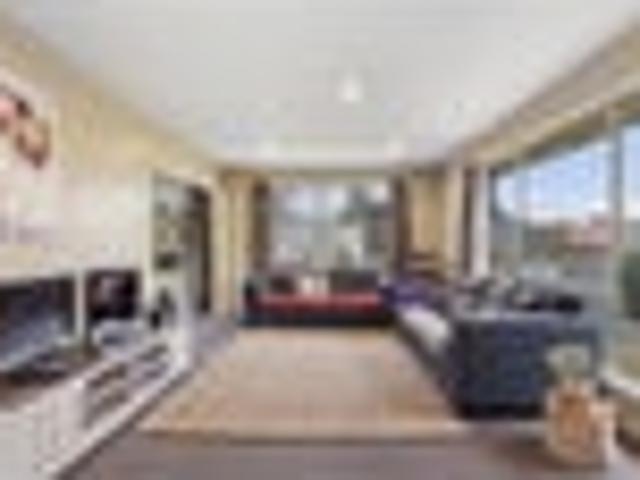 House for sale in Chaslands, Canterbury