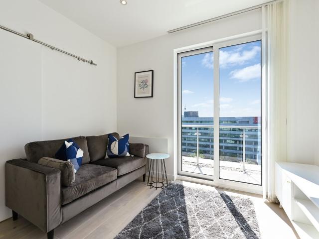 Apartment for rent in London Borough of Hounslow, Strand
