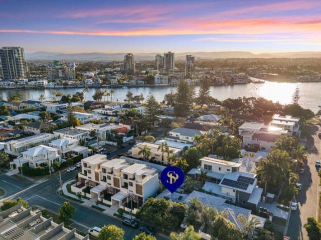 Duplex for sale in Surfers Paradise, Gold Coast City