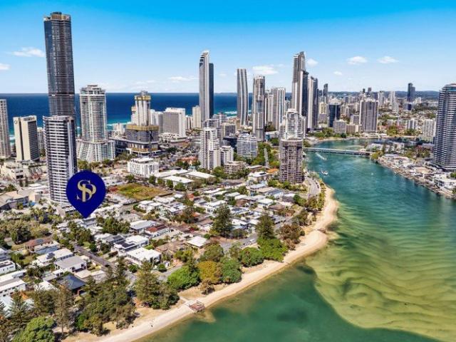House for sale in Surfers Paradise, Gold Coast City