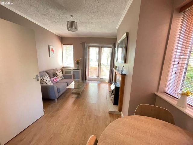 Apartment to rent in Bluebell, North Tipperary