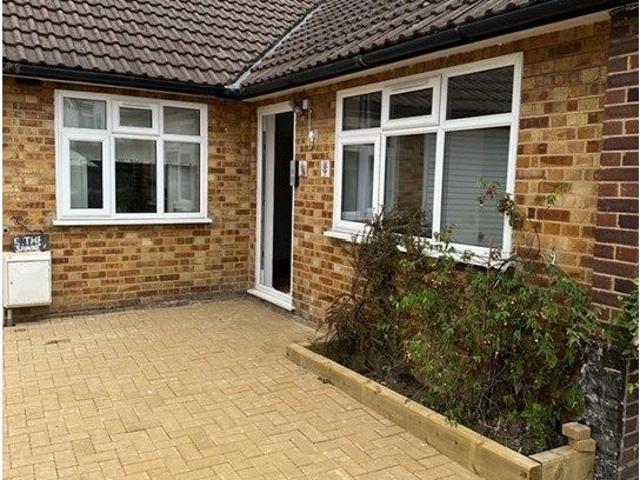 House for rent in Fallow Corner, Greater London