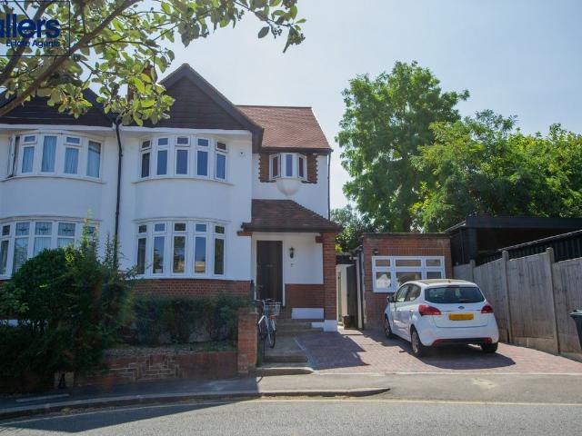 House for rent in Southgate, Greater London