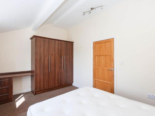 House for rent in Bamford, Burnedge
