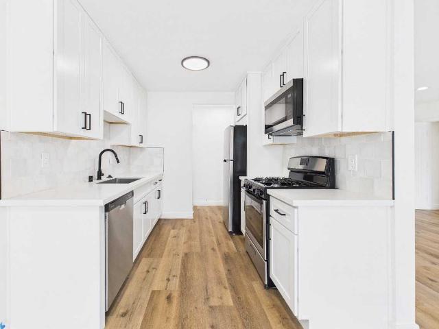 Apartment for rent in Canoga Park, California