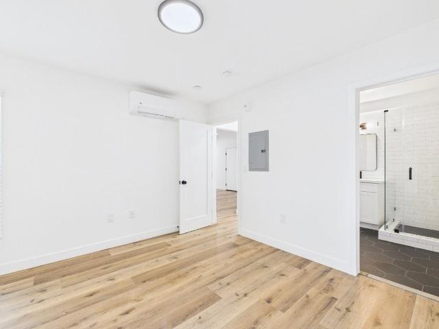 Apartment for rent in Canoga Park, California