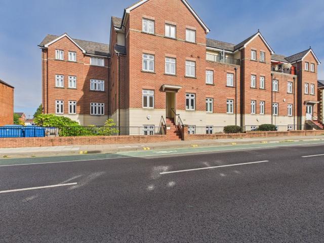 Apartment for rent in Wotton, Gloucester