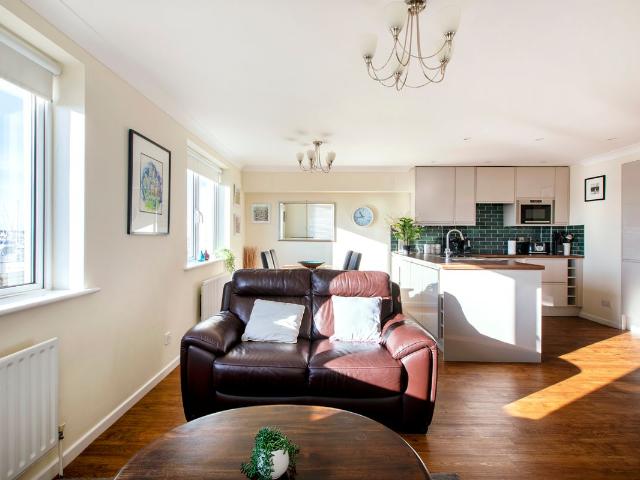 Apartment for rent in Roedean