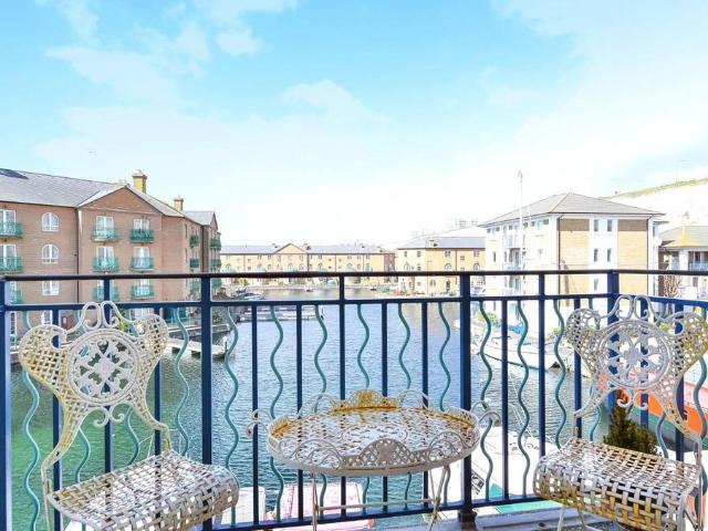 Apartment for rent in Roedean