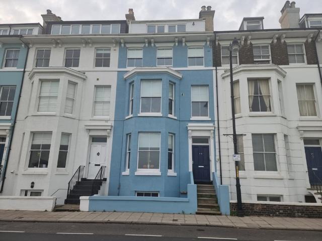 Apartment for rent in Lower Walmer, Ash
