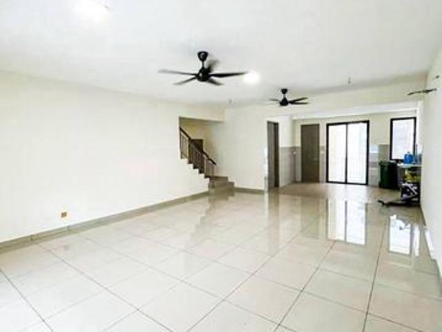Townhouse for rent in Kajang, Langat