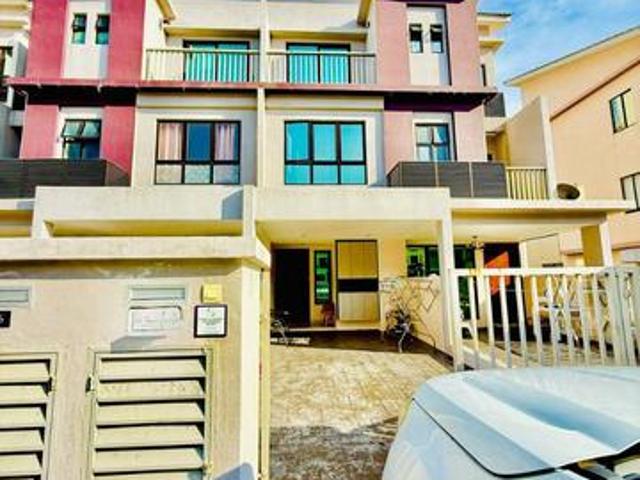 Townhouse for rent in Kajang, Langat
