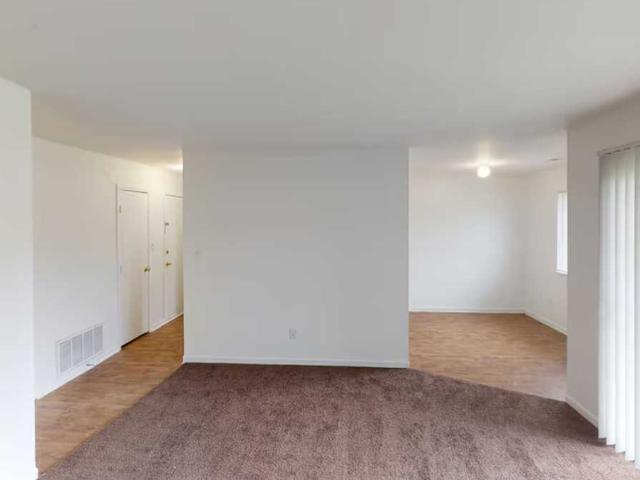 Apartment for rent in Stratford Apartments, Indianapolis