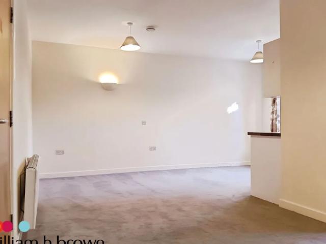 Room for rent in Weeley, Dale Hill