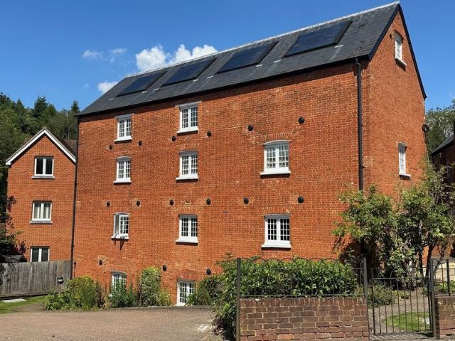 Apartment for rent in Albury, Westborough