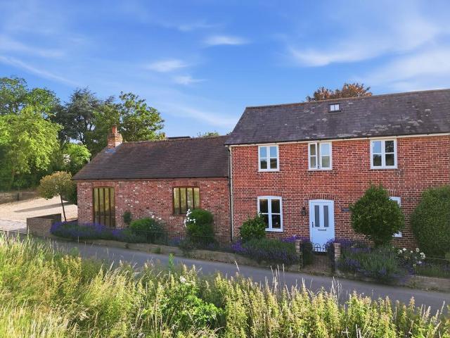 House for rent in Chelmondiston, Suffolk