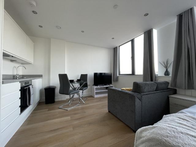 Apartment for rent in Gorse Hill, Trafford Park