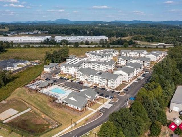 Apartment for rent in Flat Rock