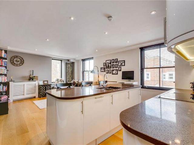 Apartment for rent in Shepherd's Bush, Greater London