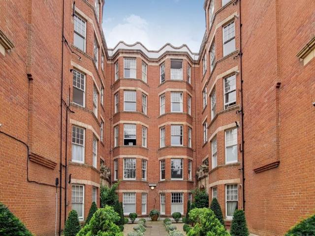 Apartment for rent in Mortlake, Greater London