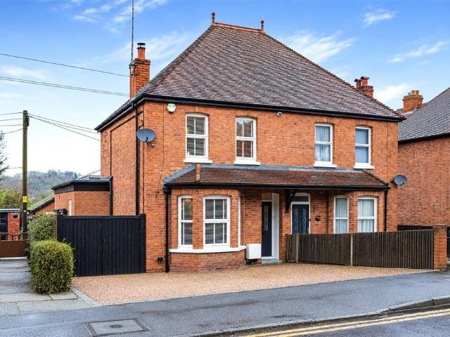 House for rent in Knowl Hill, Hurley