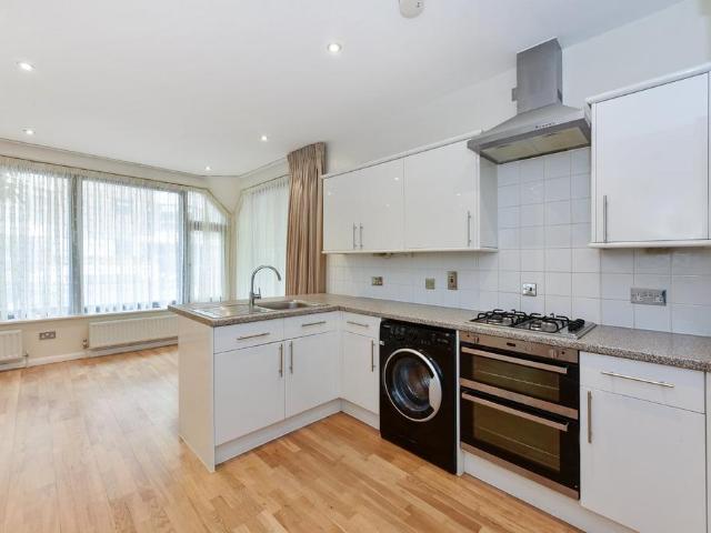 Apartment for rent in St. John's Wood, Greater London