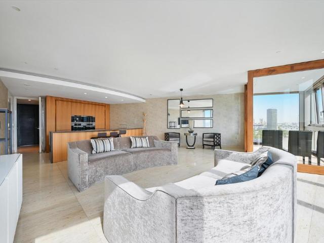 Apartment for rent in Stockwell, Greater London