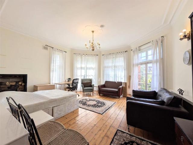 Apartment for rent in Hendon, Greater London