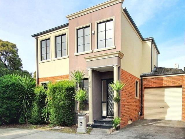 Townhouse for sale in Camerons Creek, Victoria