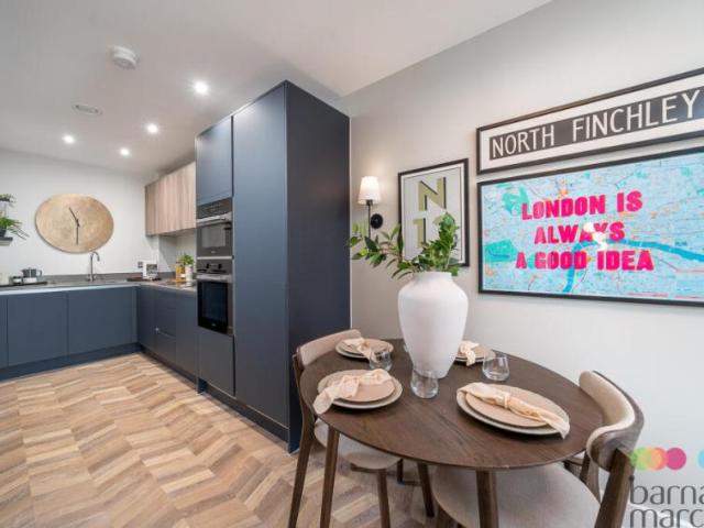Apartment for sale in North Finchley, Greater London