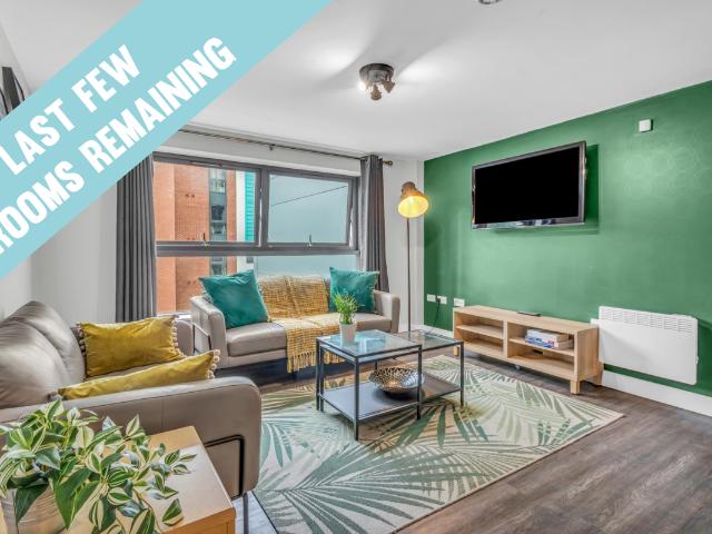 Room for rent in Hyde Park, West Yorkshire