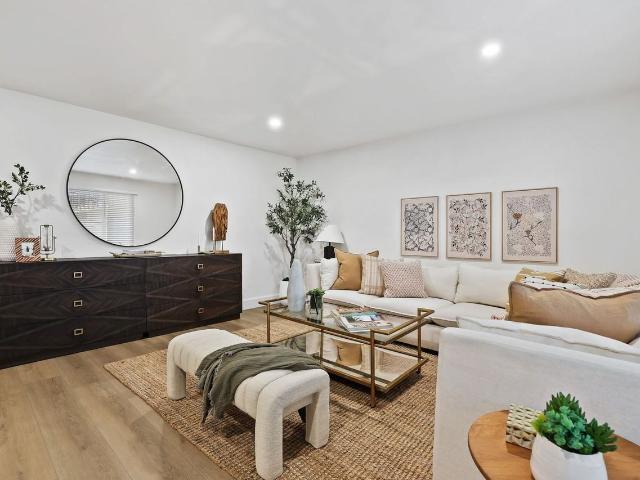 Apartment for rent in Tustin, California