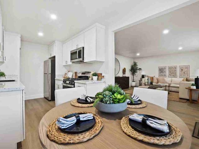 Apartment for rent in Tustin, California