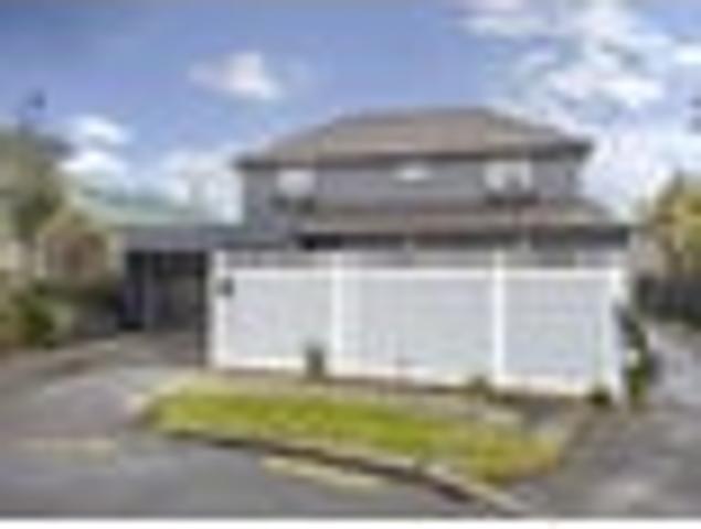 Townhouse for sale in Heathcote, Canterbury