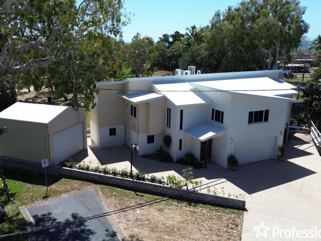 House for sale in Slade Point