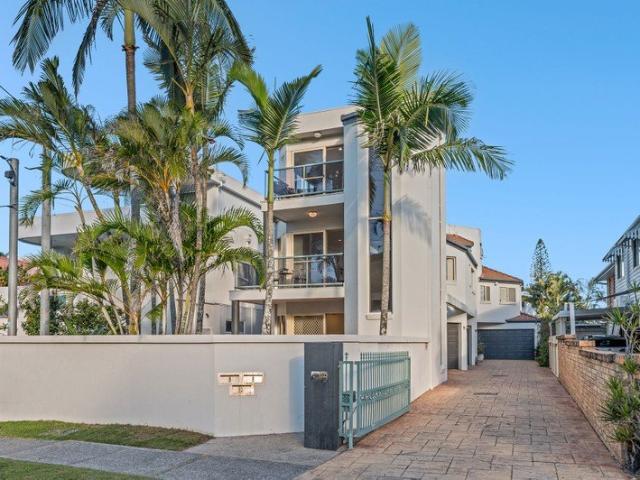 Villa for sale in Fernbrook, Queensland