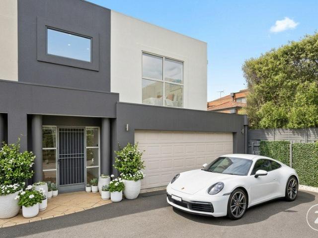 Townhouse for sale in Camerons Creek, Victoria
