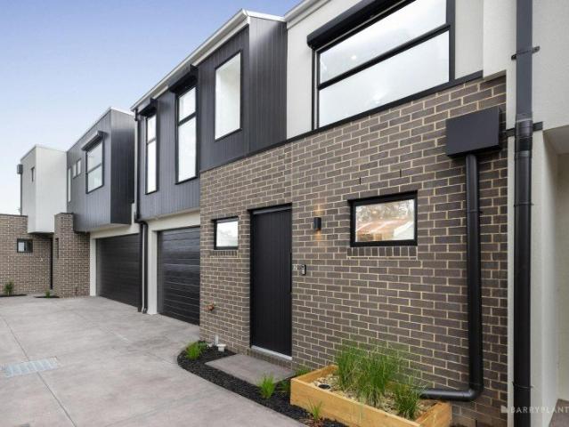 Townhouse for sale in Camerons Creek, Victoria