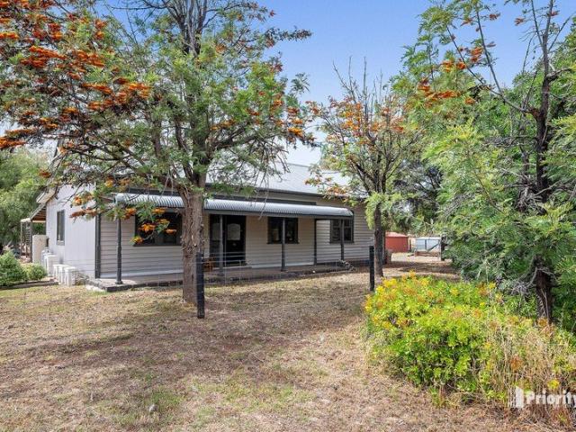 House for sale in Victoria