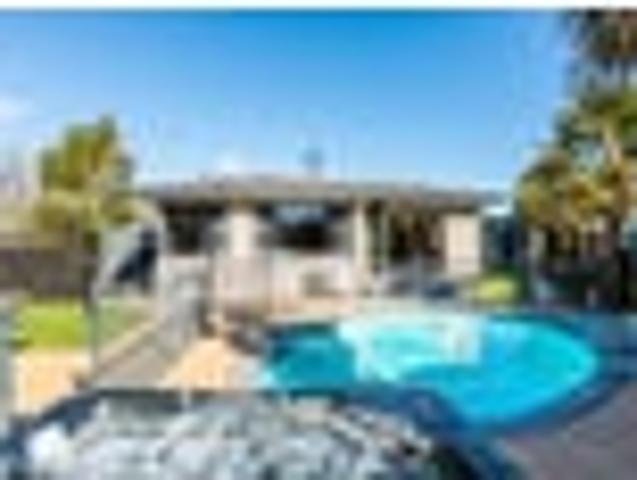 House for sale in Chaslands, Canterbury