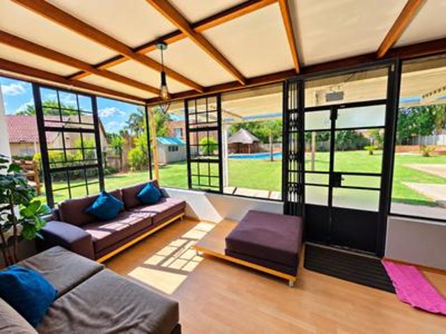 House for sale in Nimrodpark, Kempton Park