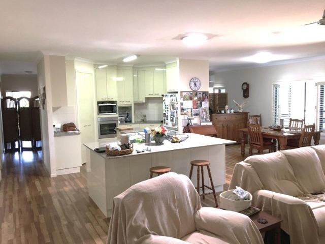 House for sale in Moore Park Beach, Queensland