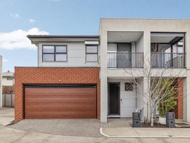 Townhouse for sale in Camerons Creek, Victoria