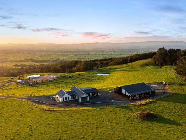 Cottage for sale in Trafalgar South, Victoria